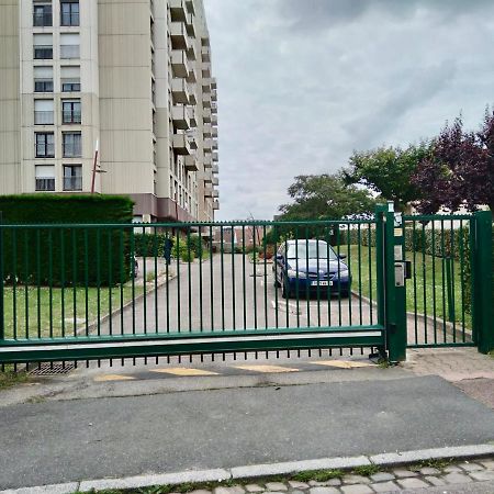 Grand F2 De 47M2 Au 15Eme Etage Dans Une Residence Tres Calme - 017 Rouen Kültér fotó